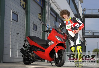 http://www.bikez.com/pictures/gilera/2009/29707_0_1_2_nexus%20300%20simoncelli_Image%20credits%20-%20Gilera.jpg