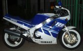 1988 Yamaha FZR 1000 Genesis (reduced effect)