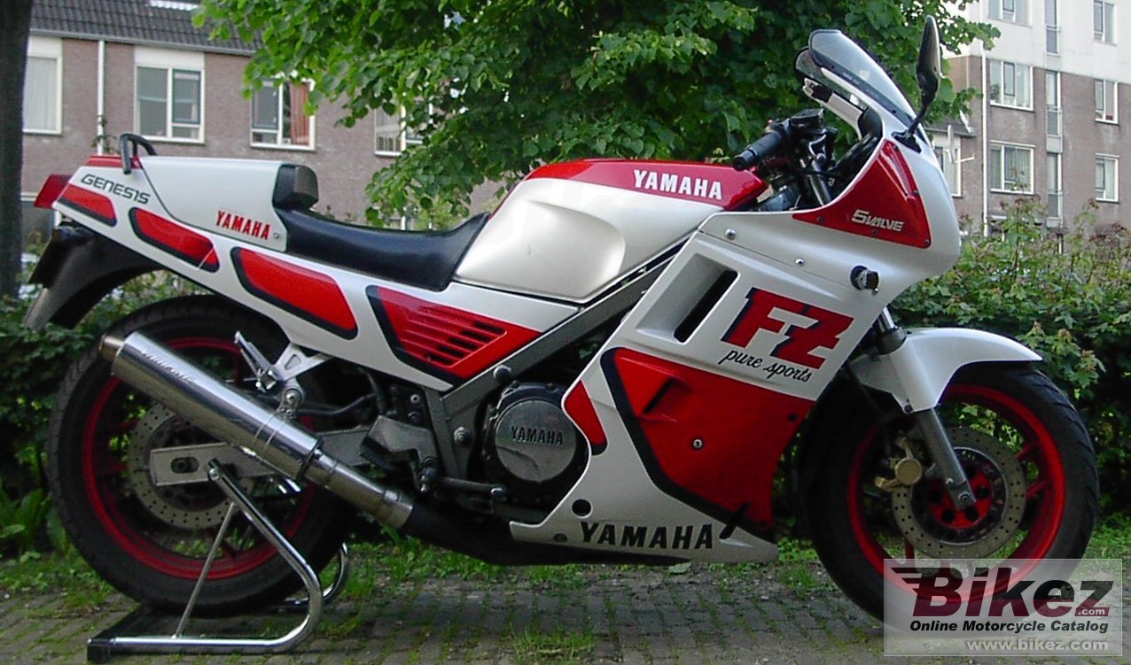 Yamaha FZ 750