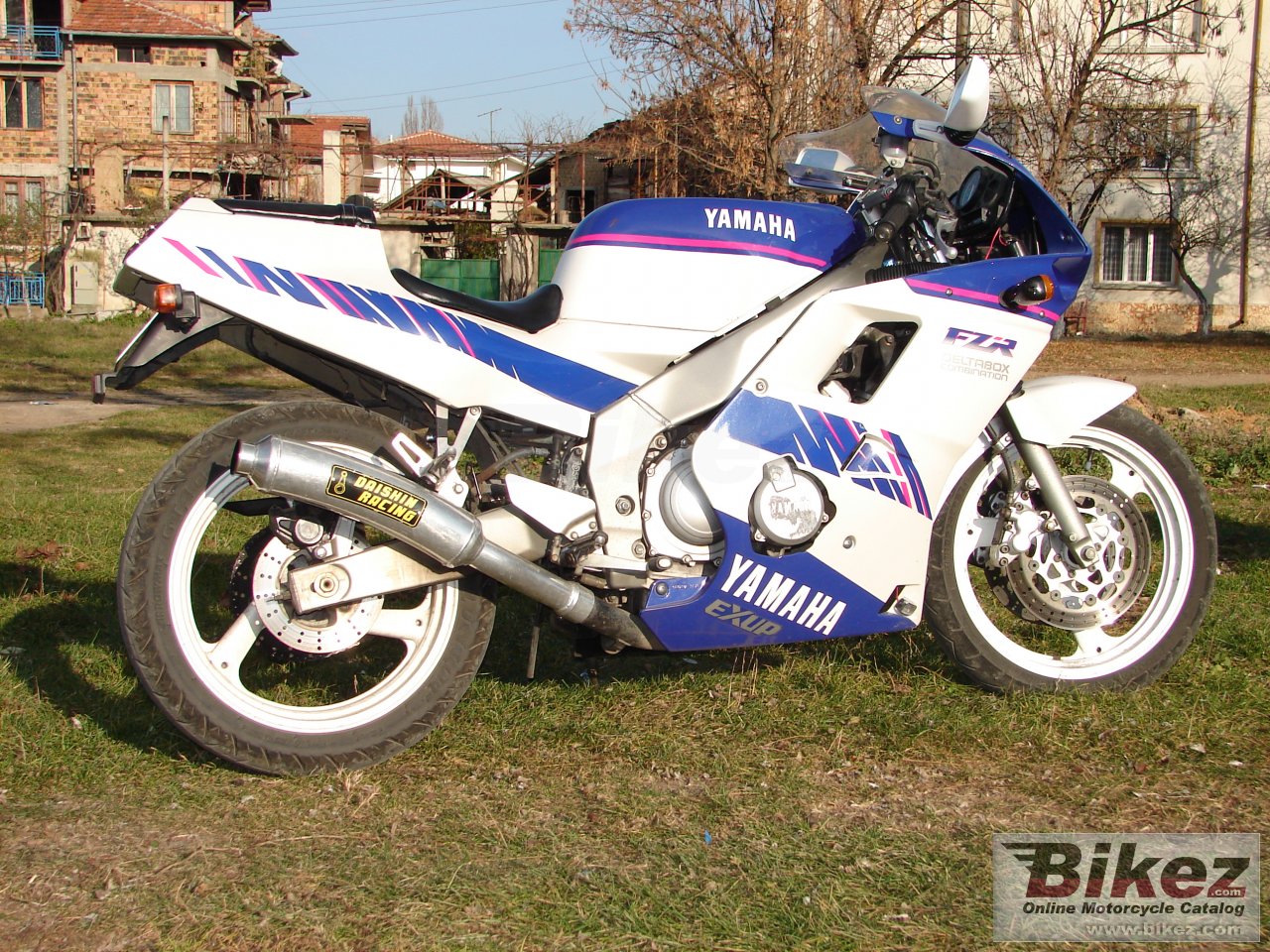 Yamaha FZR 250