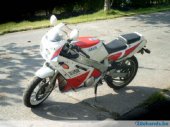 1990 Yamaha FZR 600 (reduced effect #2)