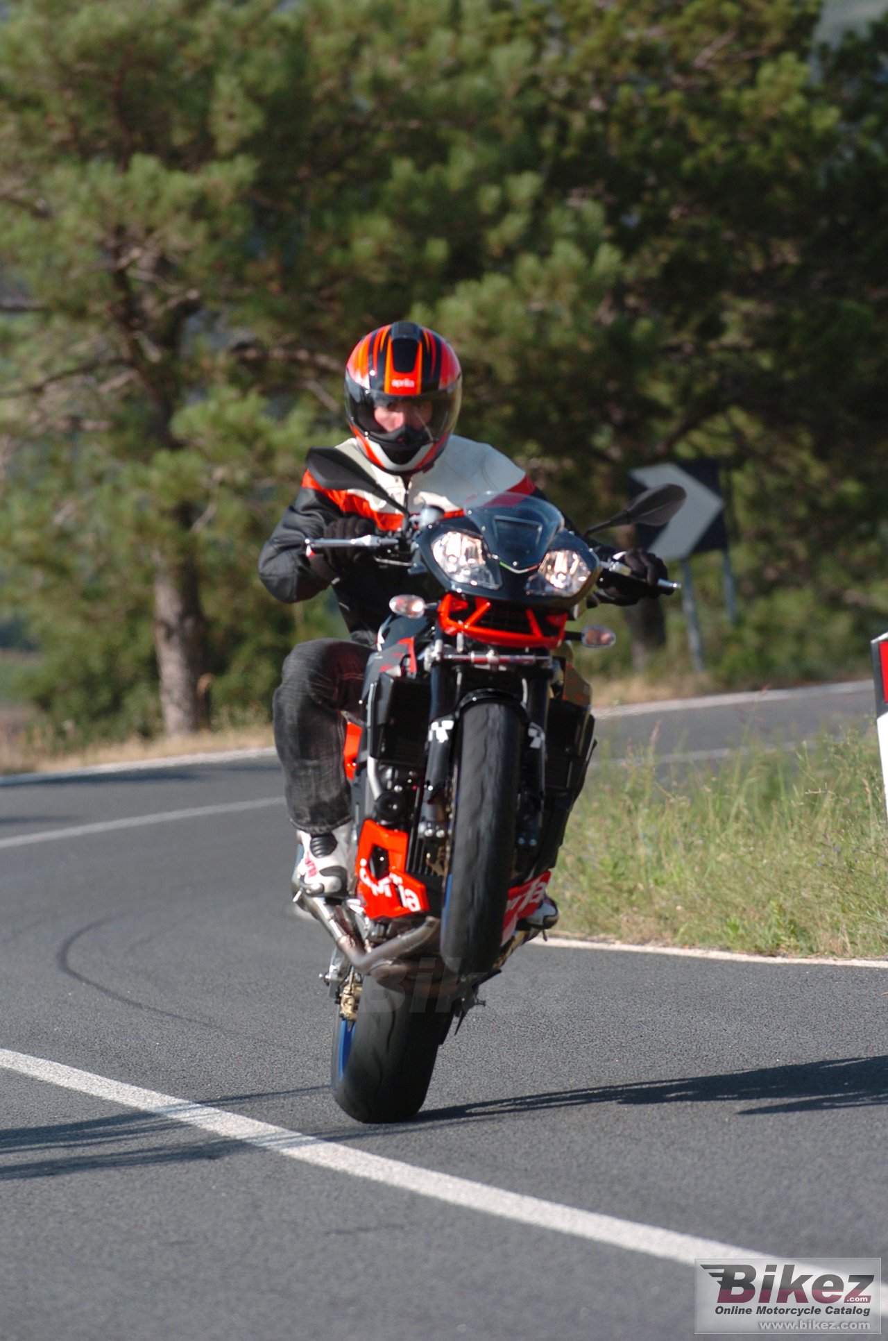 Aprilia Tuono 1000 R