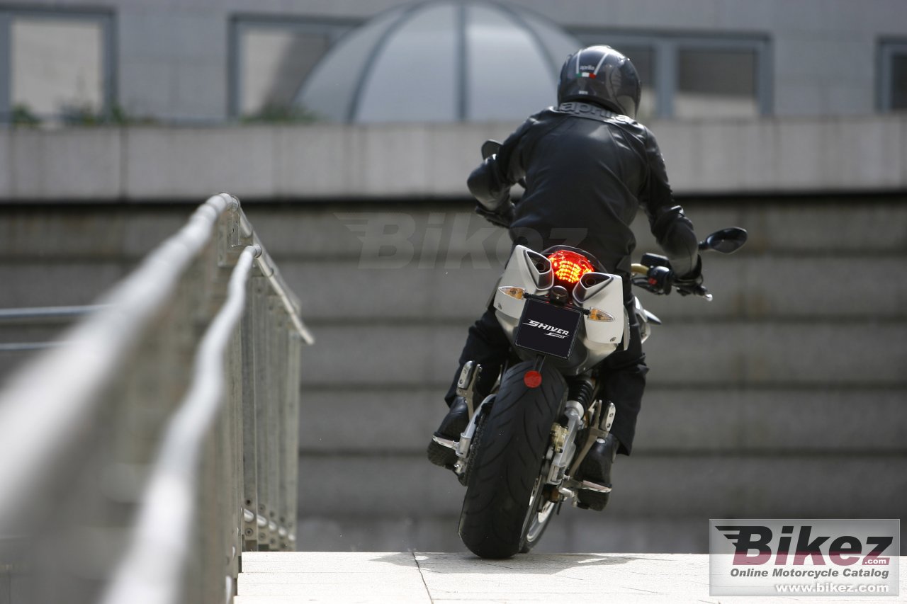 Aprilia Shiver 750