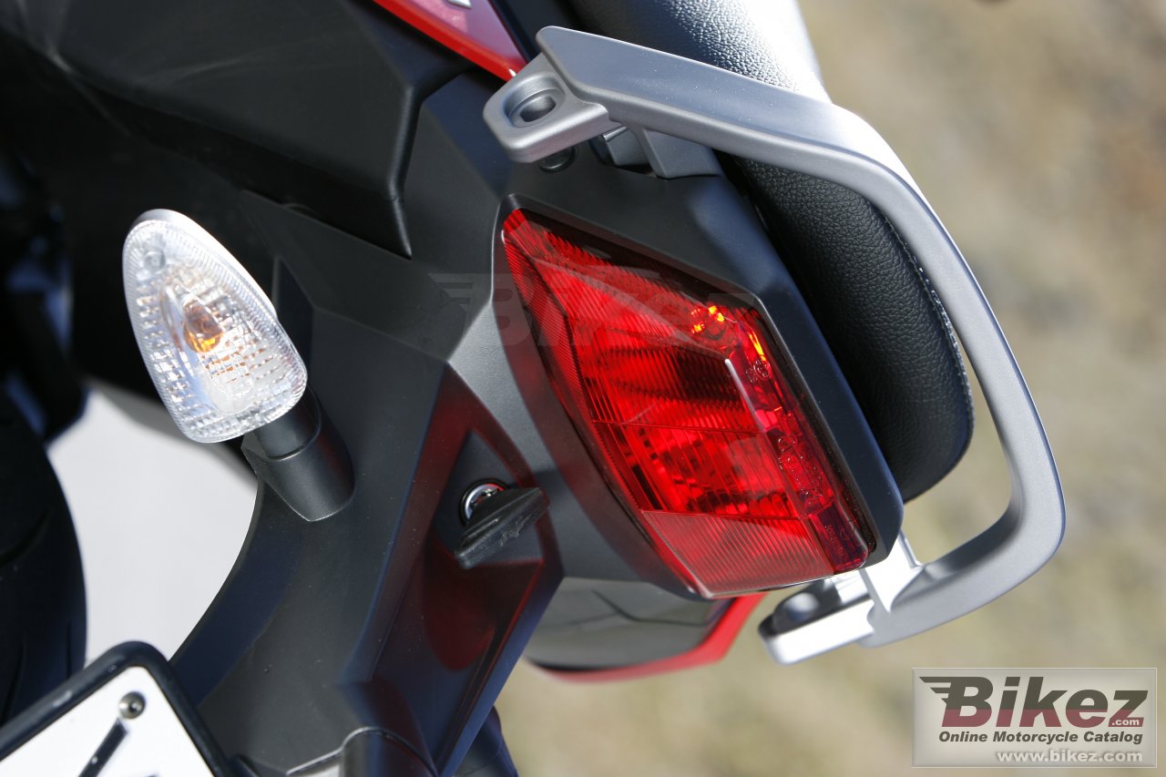 Aprilia Mana 850