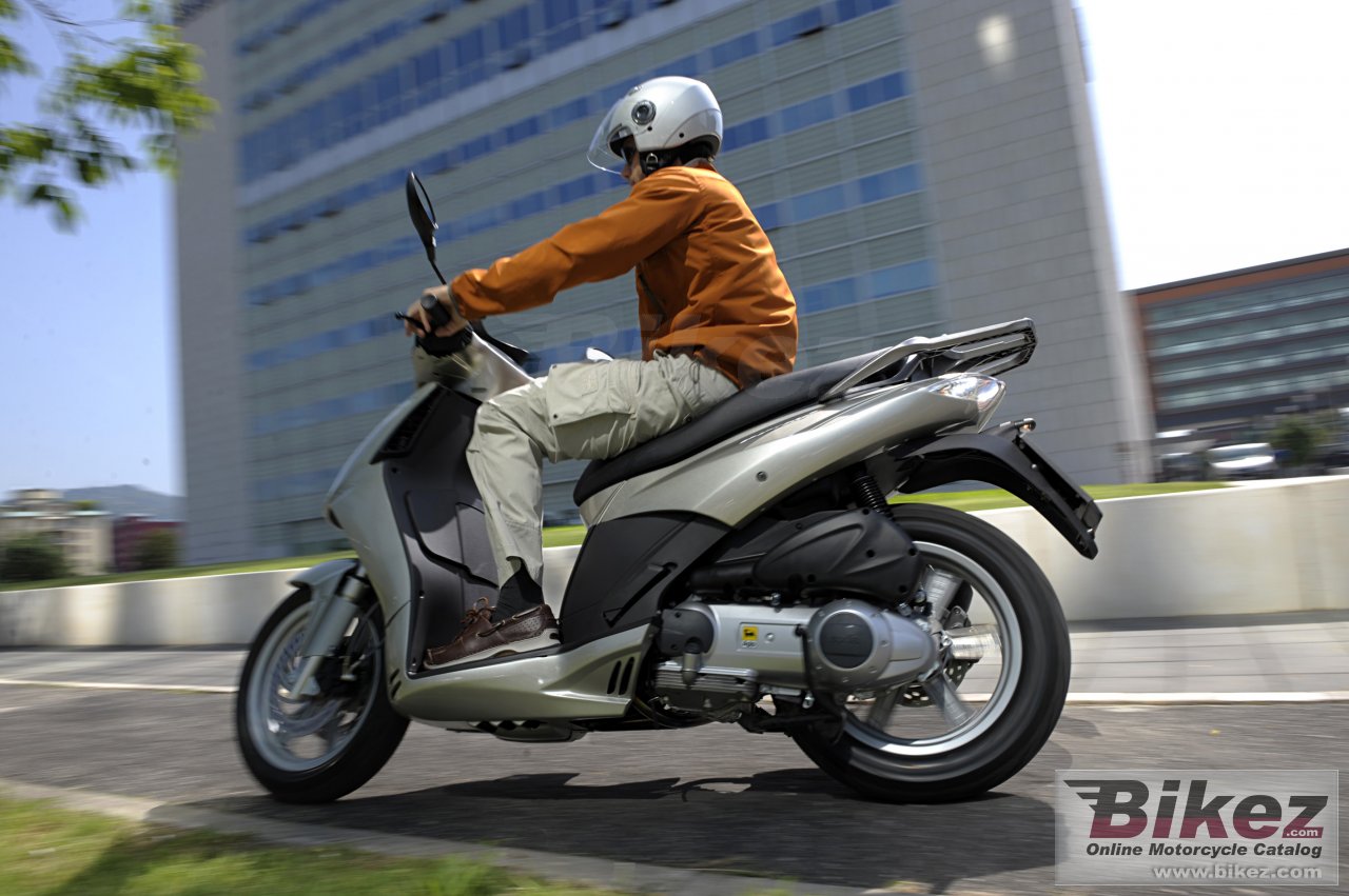 Aprilia SportCity Cube 300