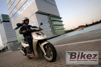 2009 Aprilia SportCity Cube 300