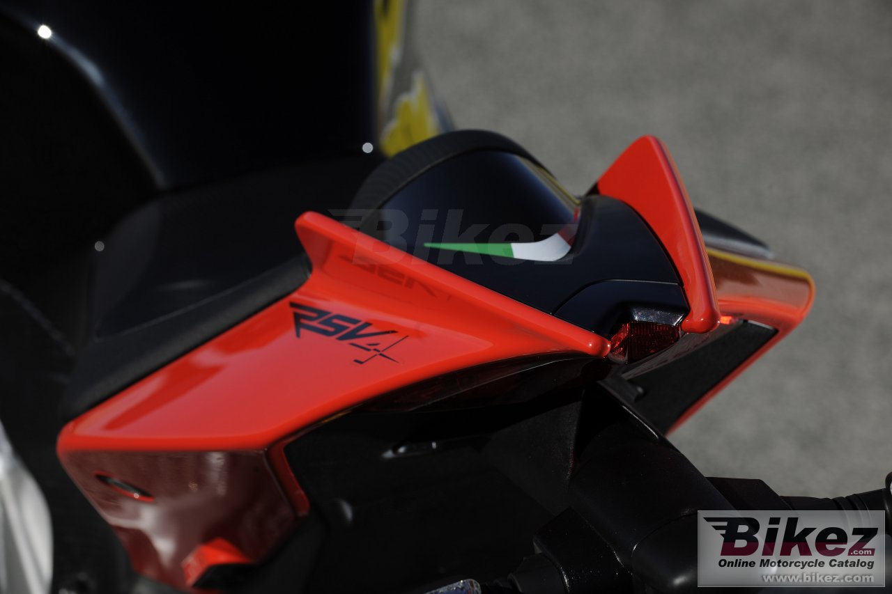 Aprilia RSV4 Factory