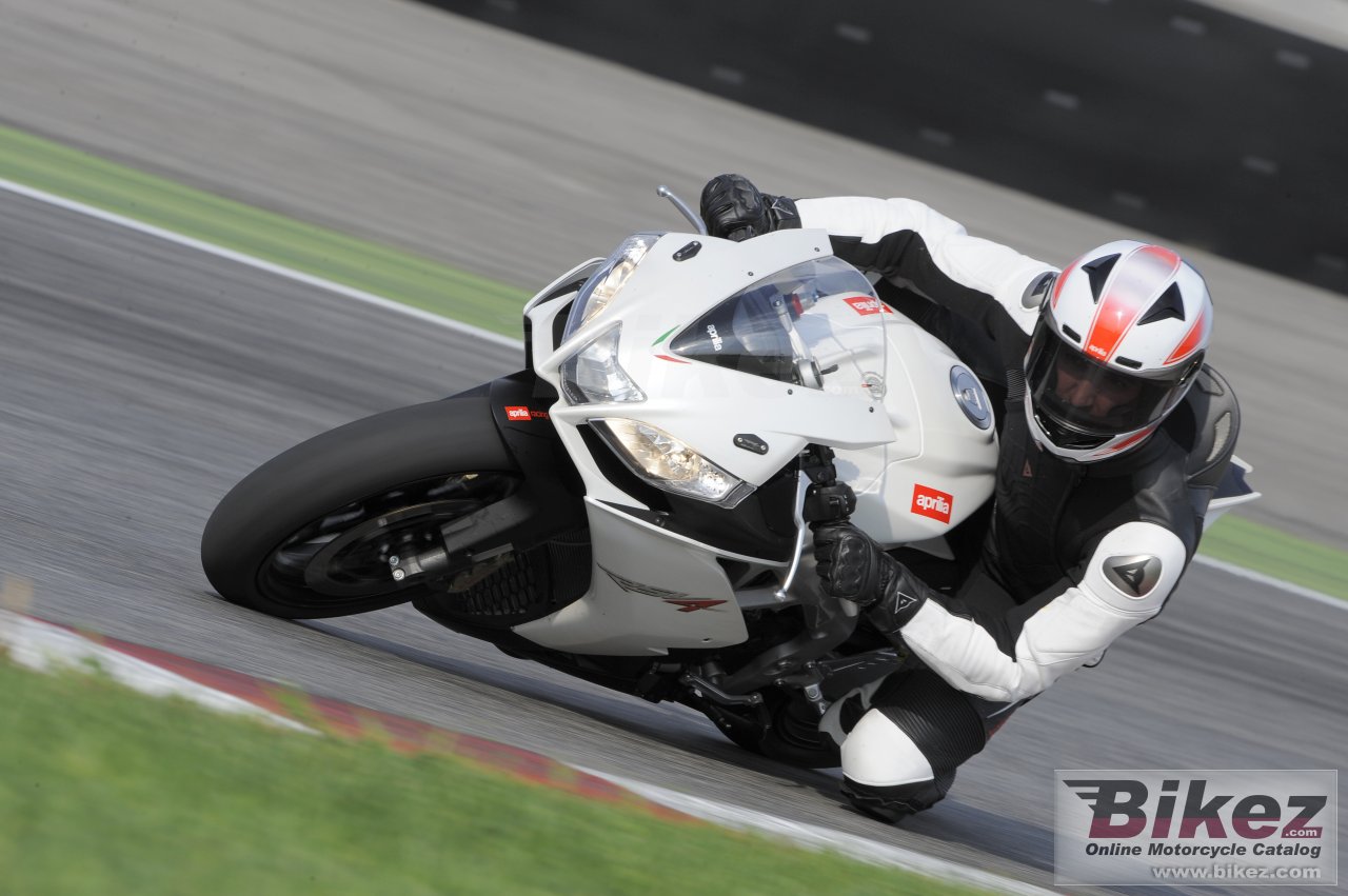 Aprilia RSV4 R