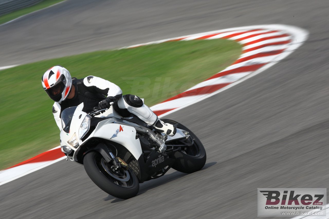 Aprilia RSV4 R