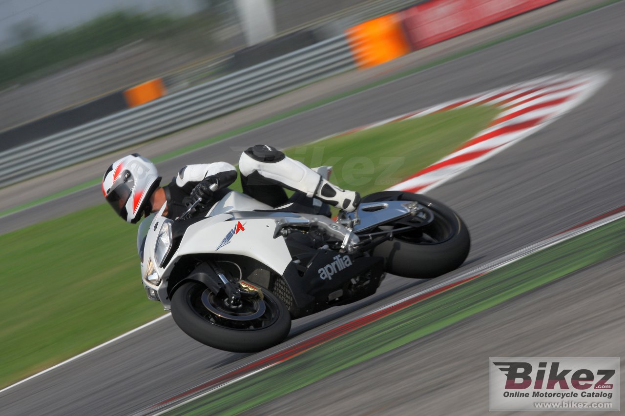 Aprilia RSV4 R