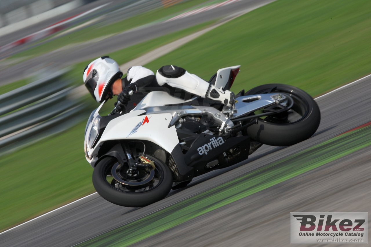 Aprilia RSV4 R