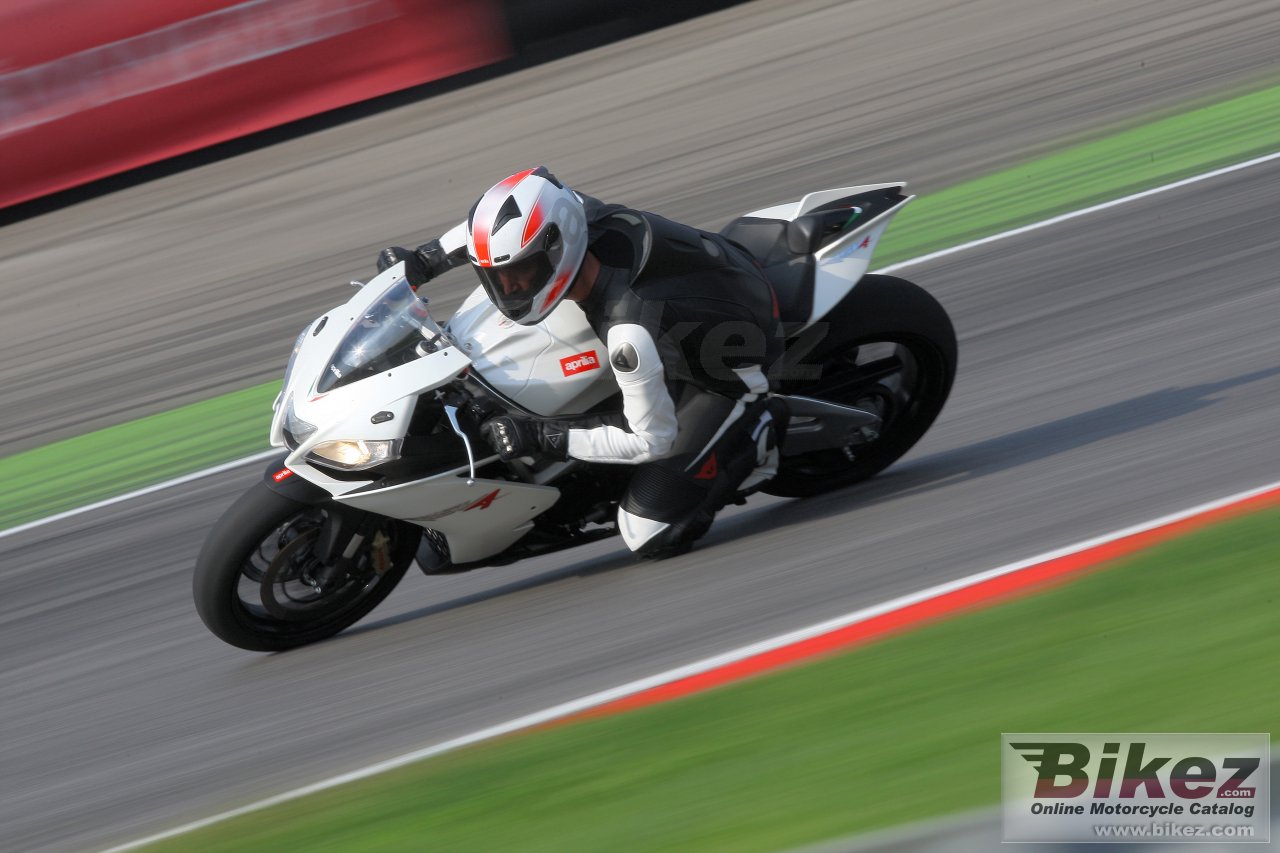 Aprilia RSV4 R