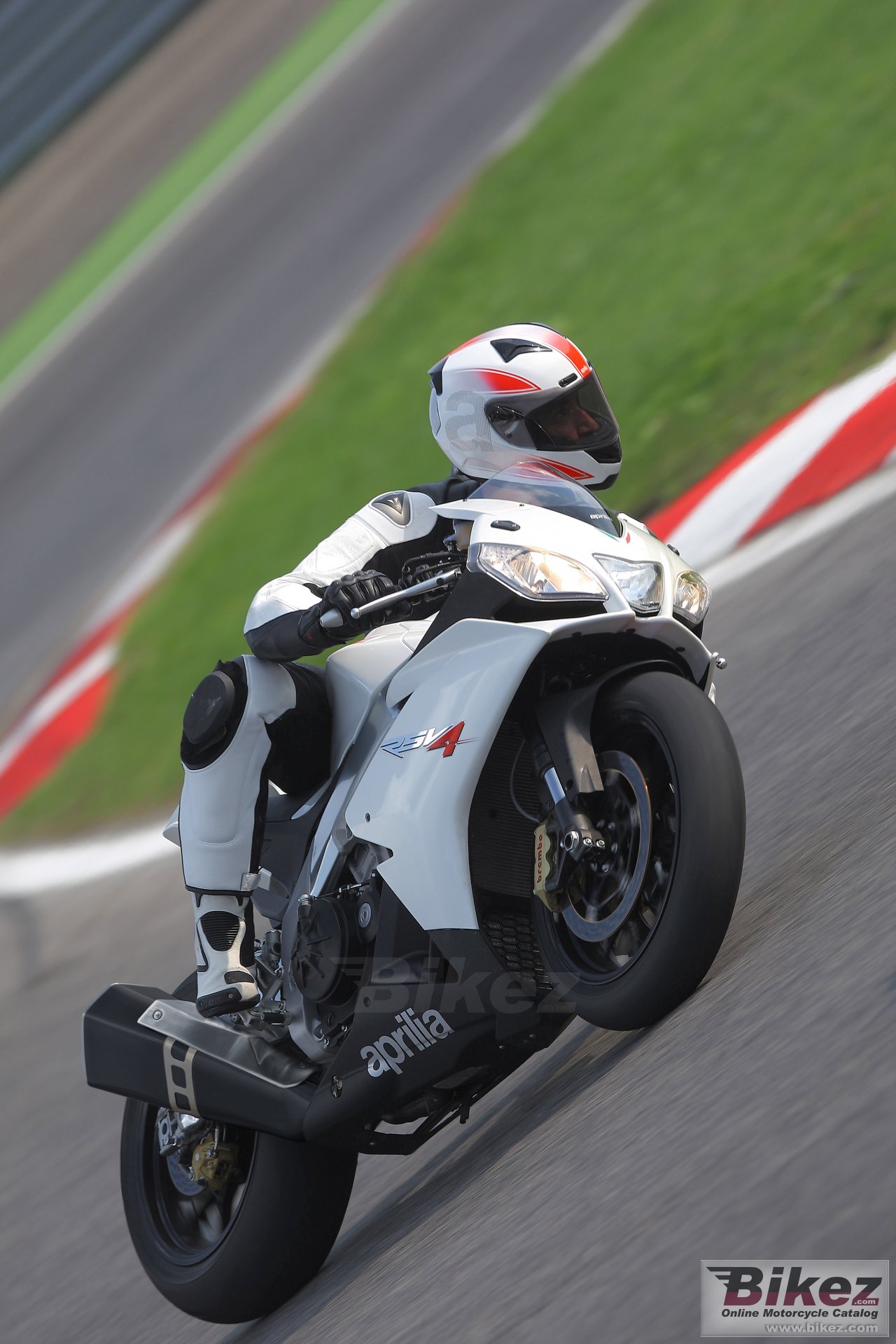 Aprilia RSV4 R