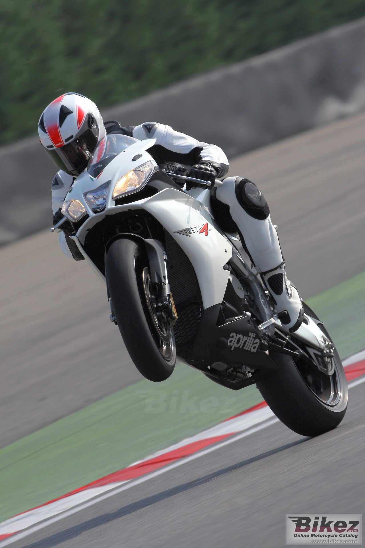 Aprilia RSV4 R