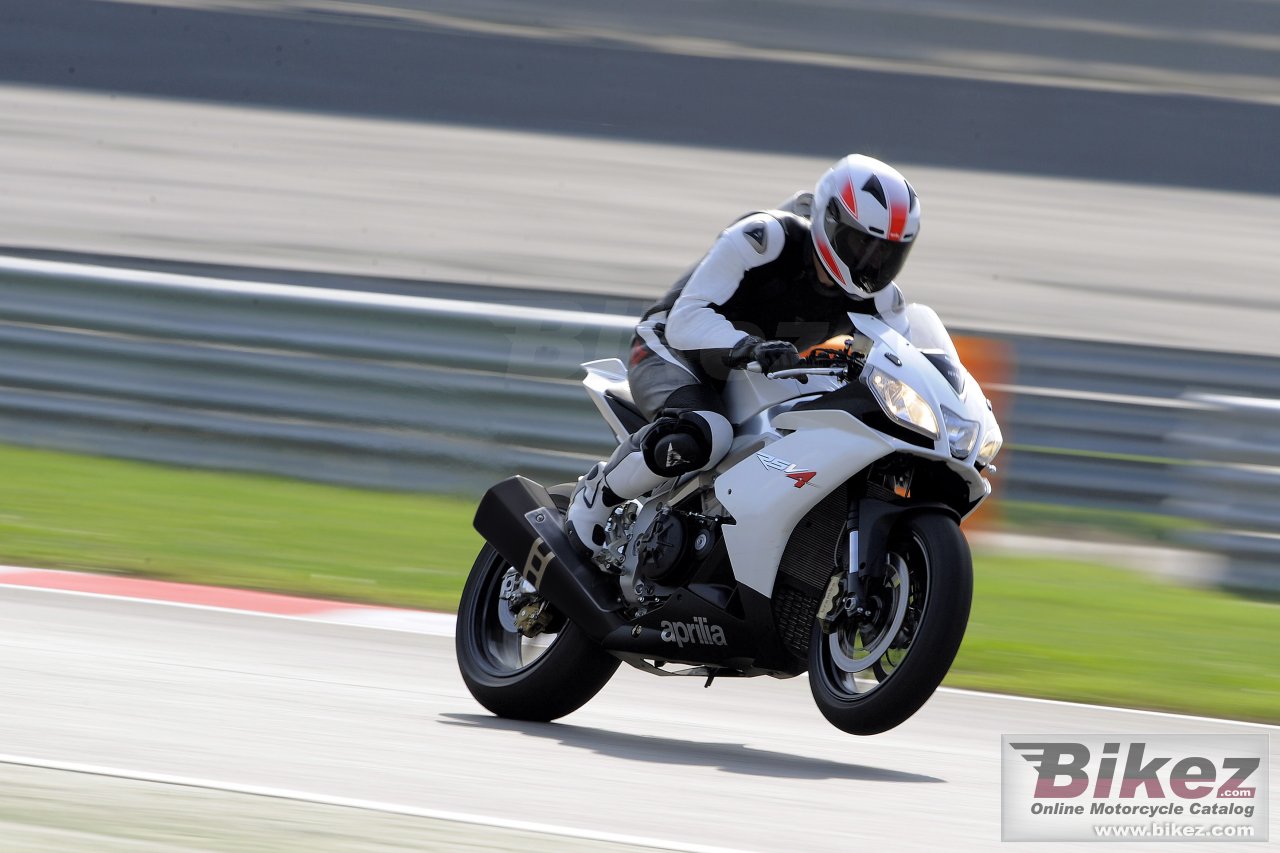 Aprilia RSV4 R