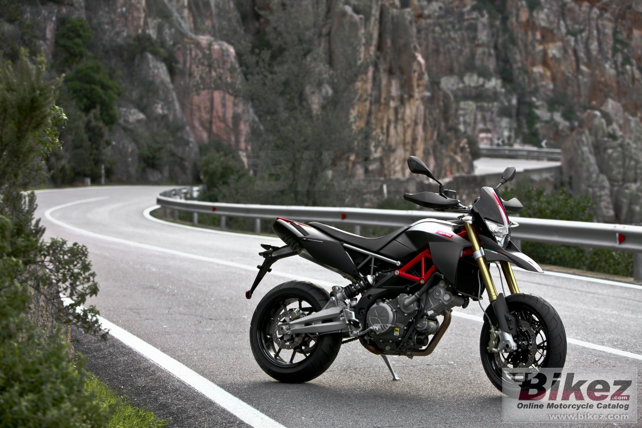 Aprilia Dorsoduro 750 Factory