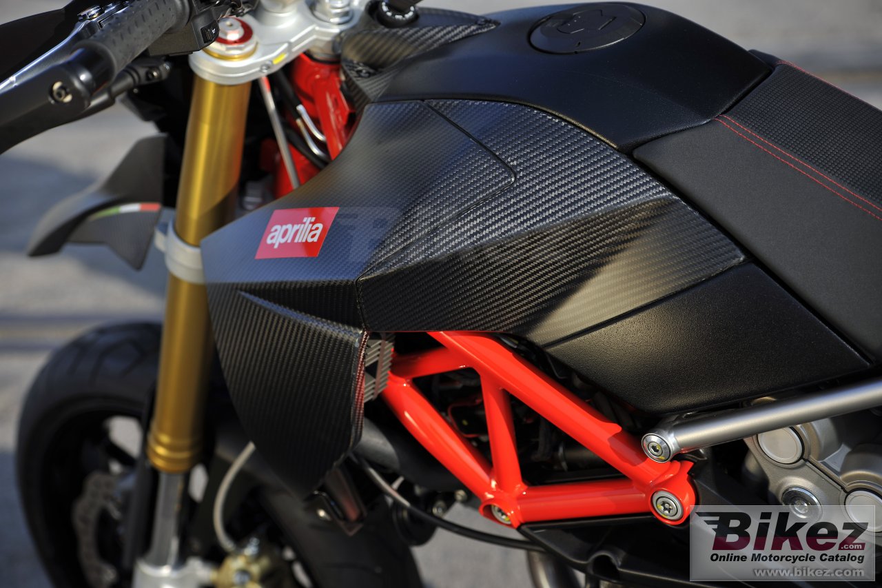 Aprilia Dorsoduro 750 Factory