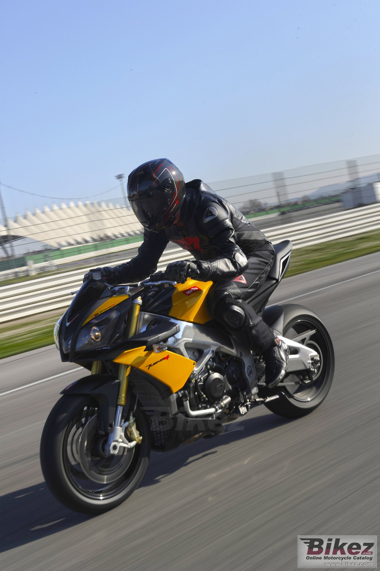 Aprilia Tuono V4 R APRC