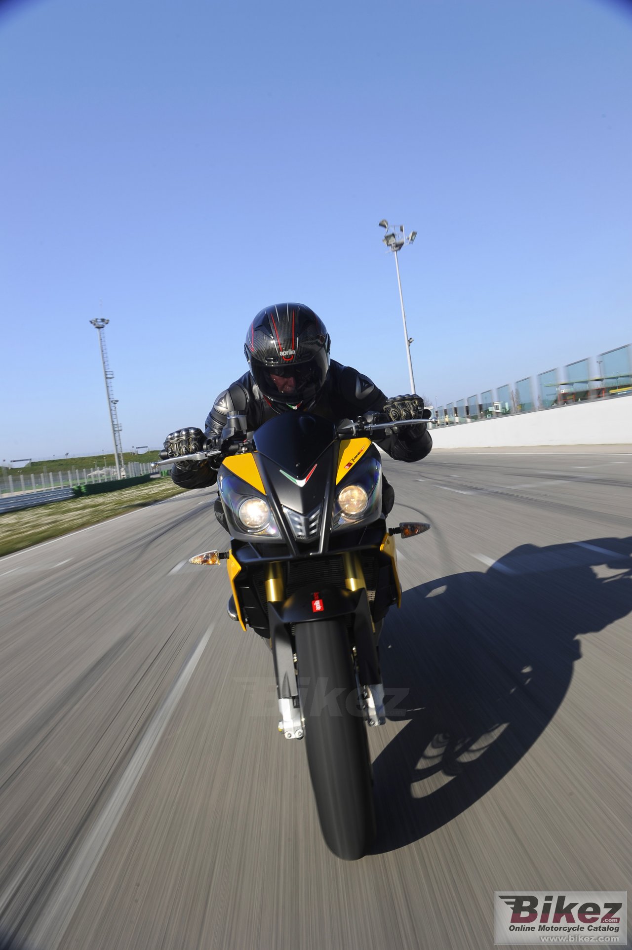 Aprilia Tuono V4 R APRC