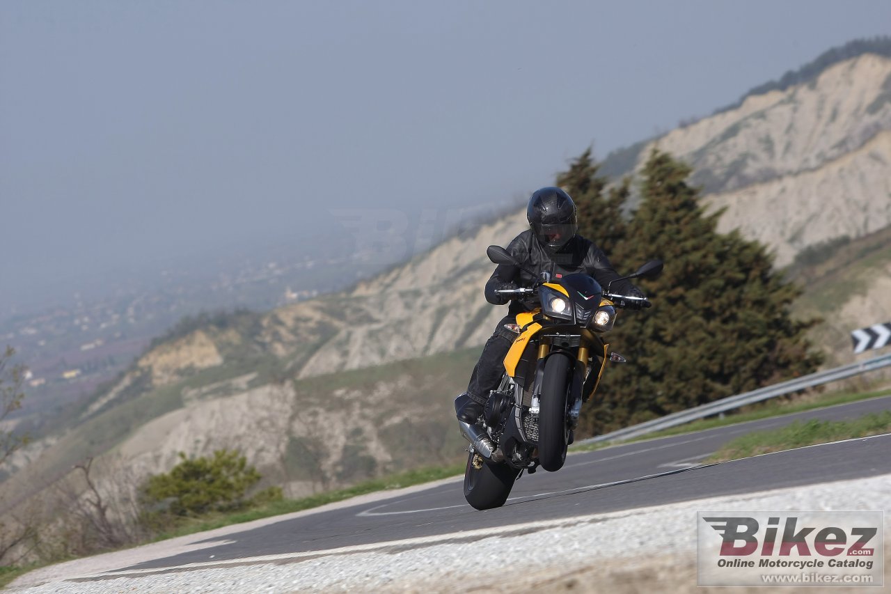 Aprilia Tuono V4 R APRC