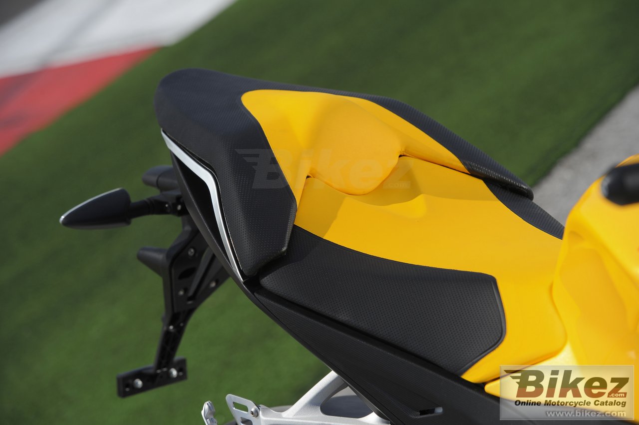 Aprilia Tuono V4 R