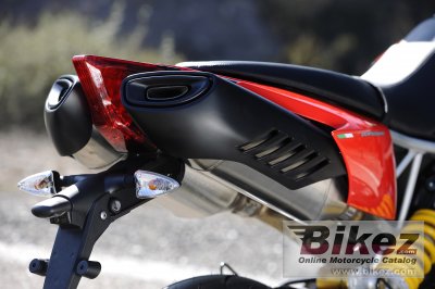 2015 Aprilia Dorsoduro 1200