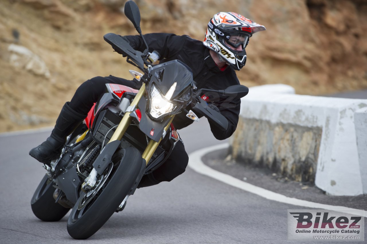 Aprilia Dorsoduro 1200