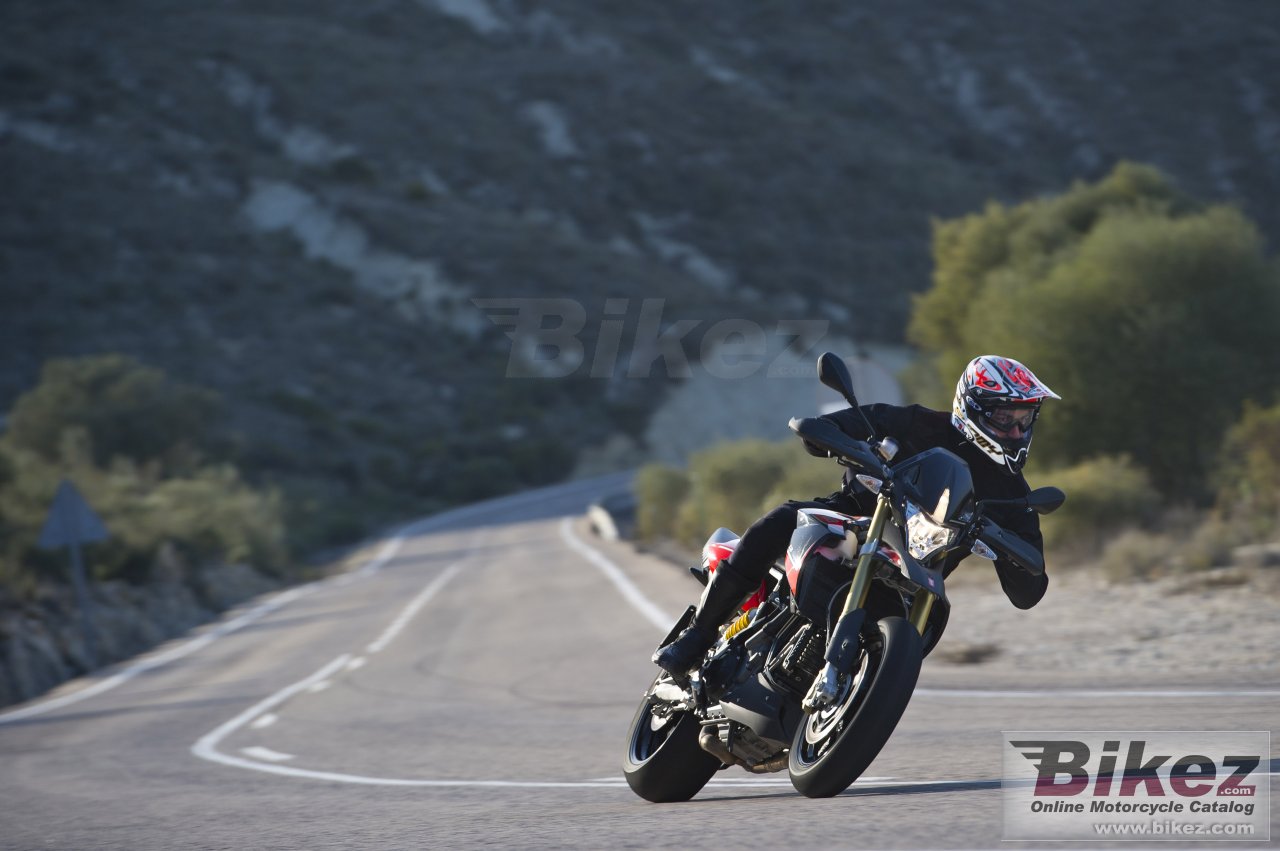 Aprilia Dorsoduro 1200