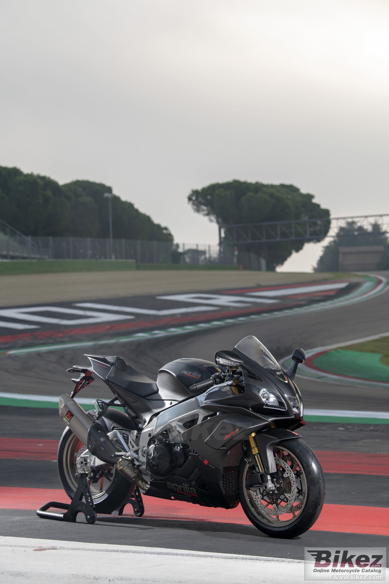 Aprilia RSV4 1100 Factory