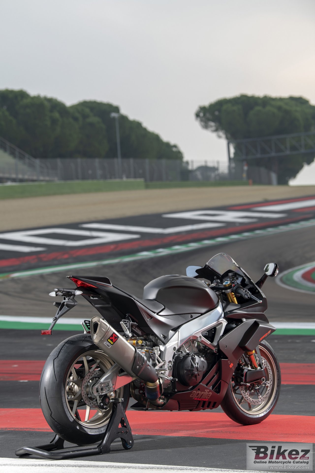 Aprilia RSV4 1100 Factory