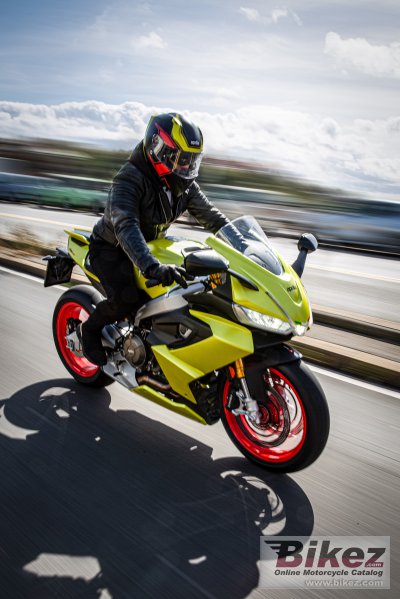 2021 Aprilia RS 660