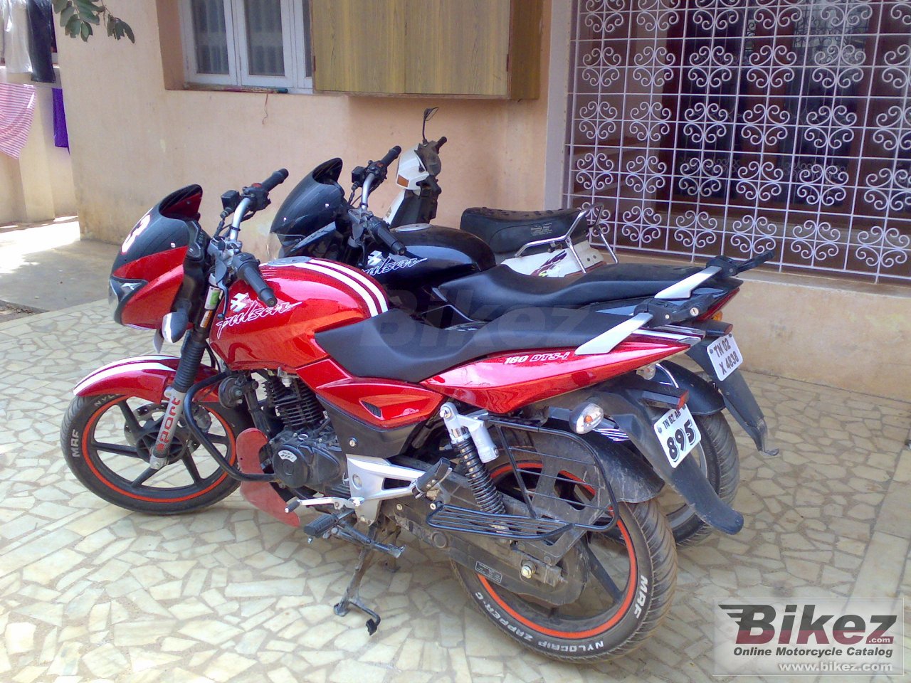 Bajaj Pulsar 180 DTS-i UG