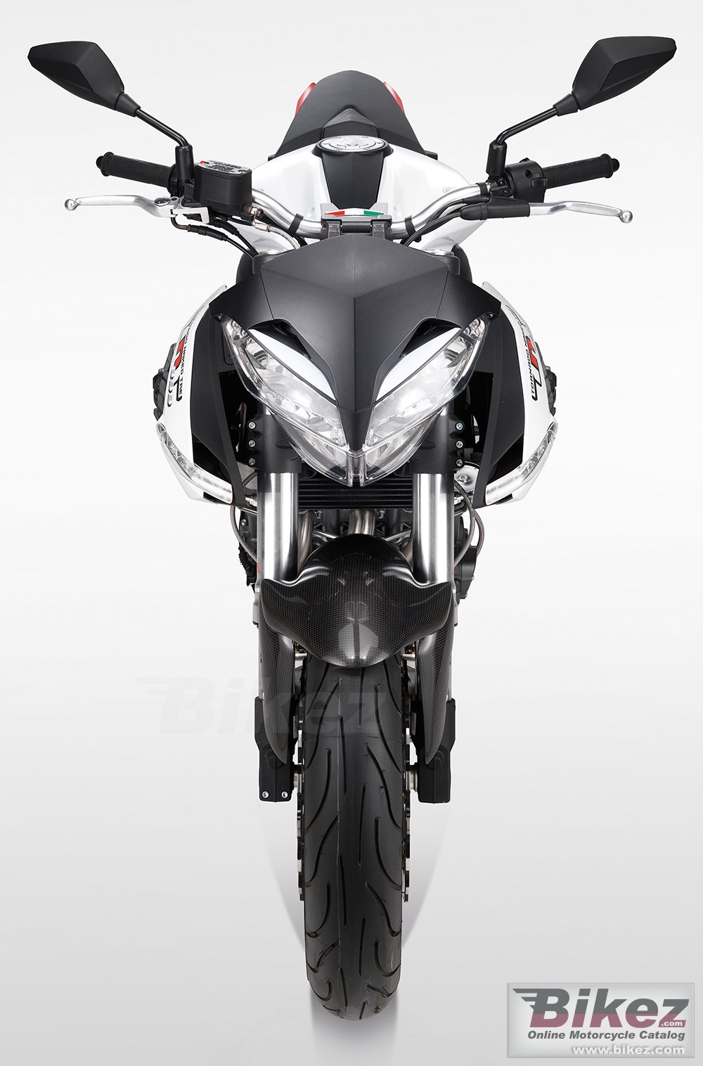 Benelli TNT 899