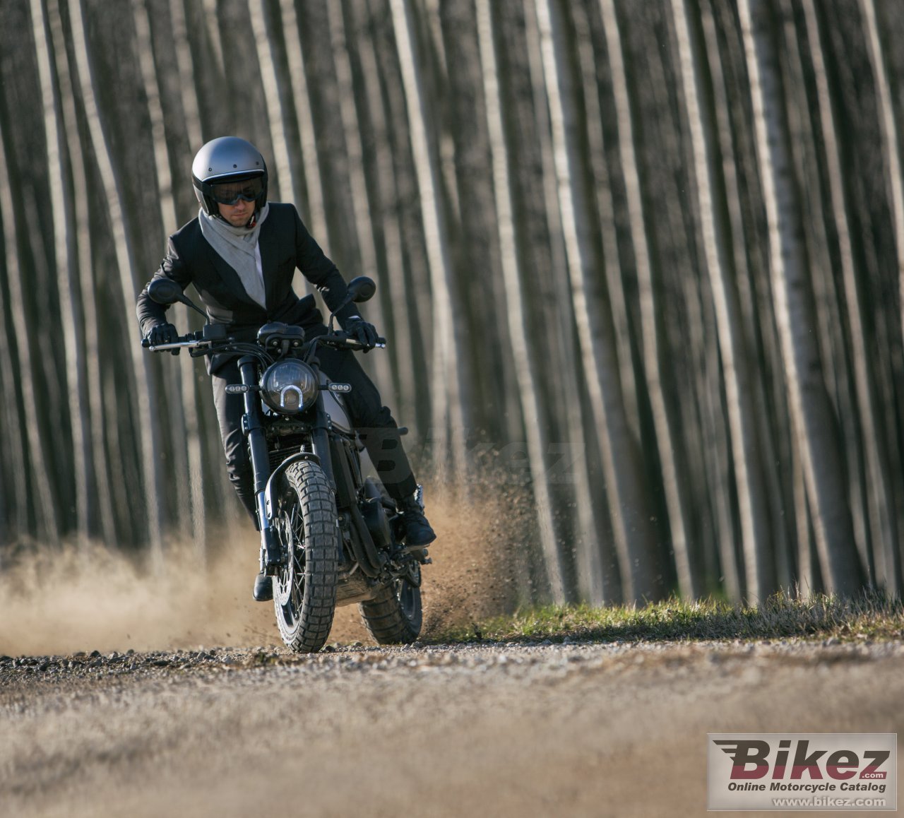 Benelli Leoncino Trail