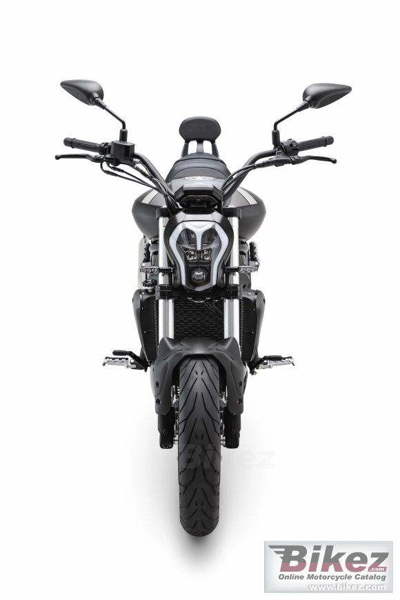 2022 Benelli 502 Cruiser