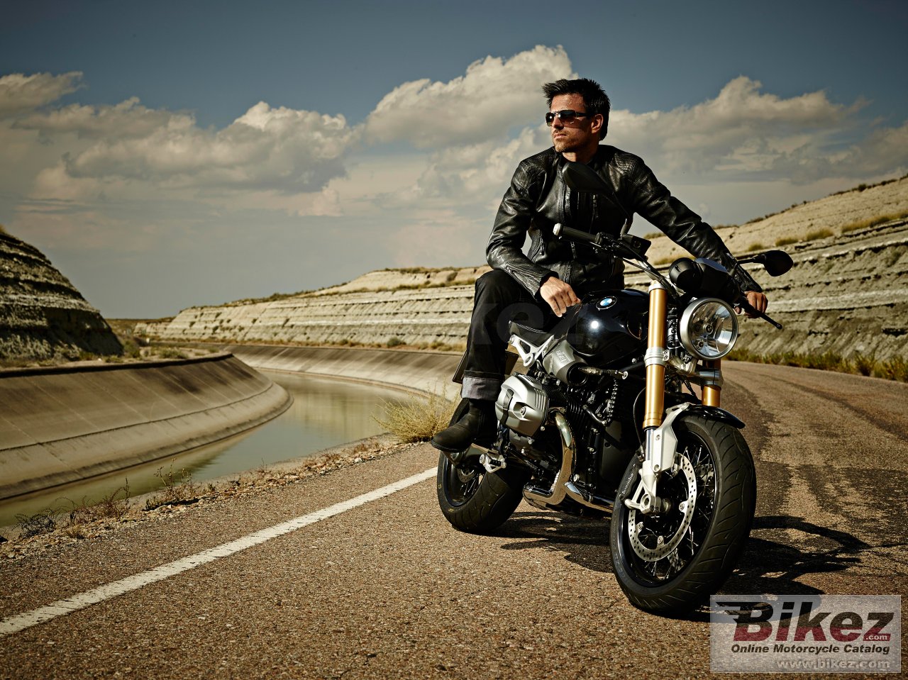 BMW R nine T