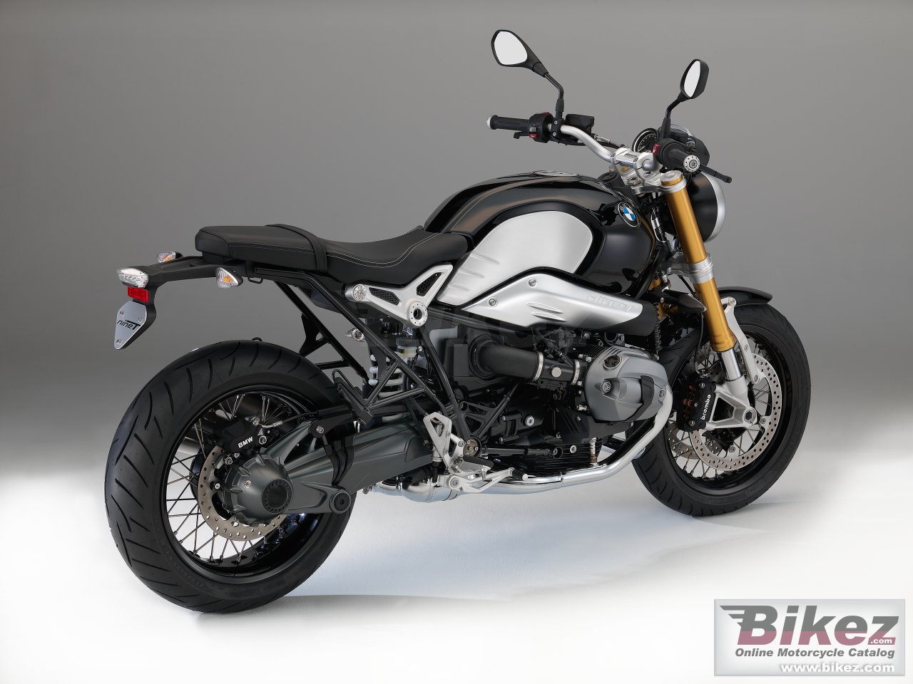 BMW R nine T