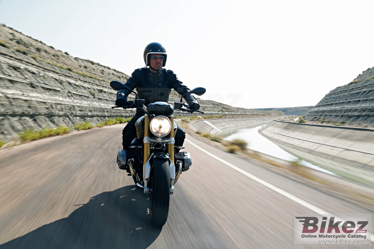 BMW R nine T