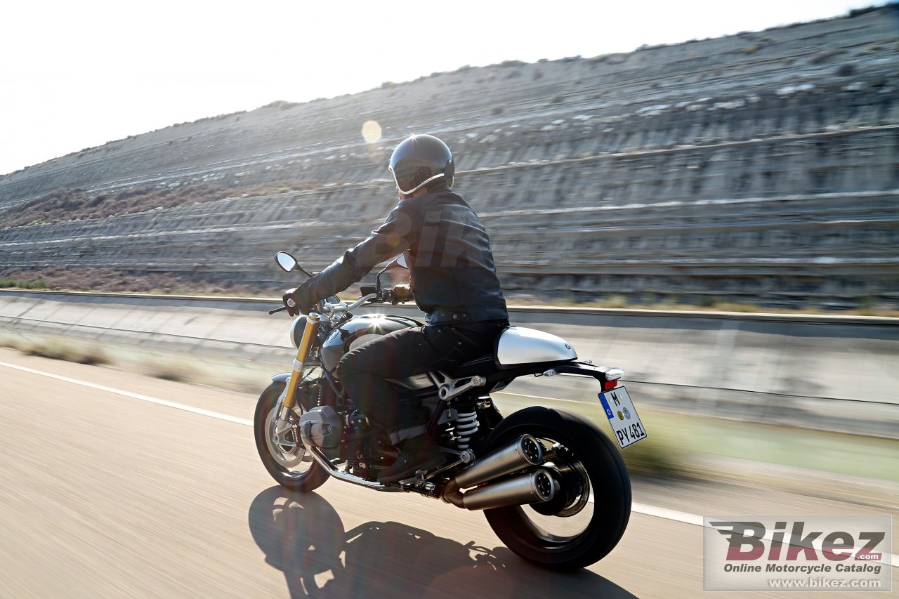 BMW R nine T