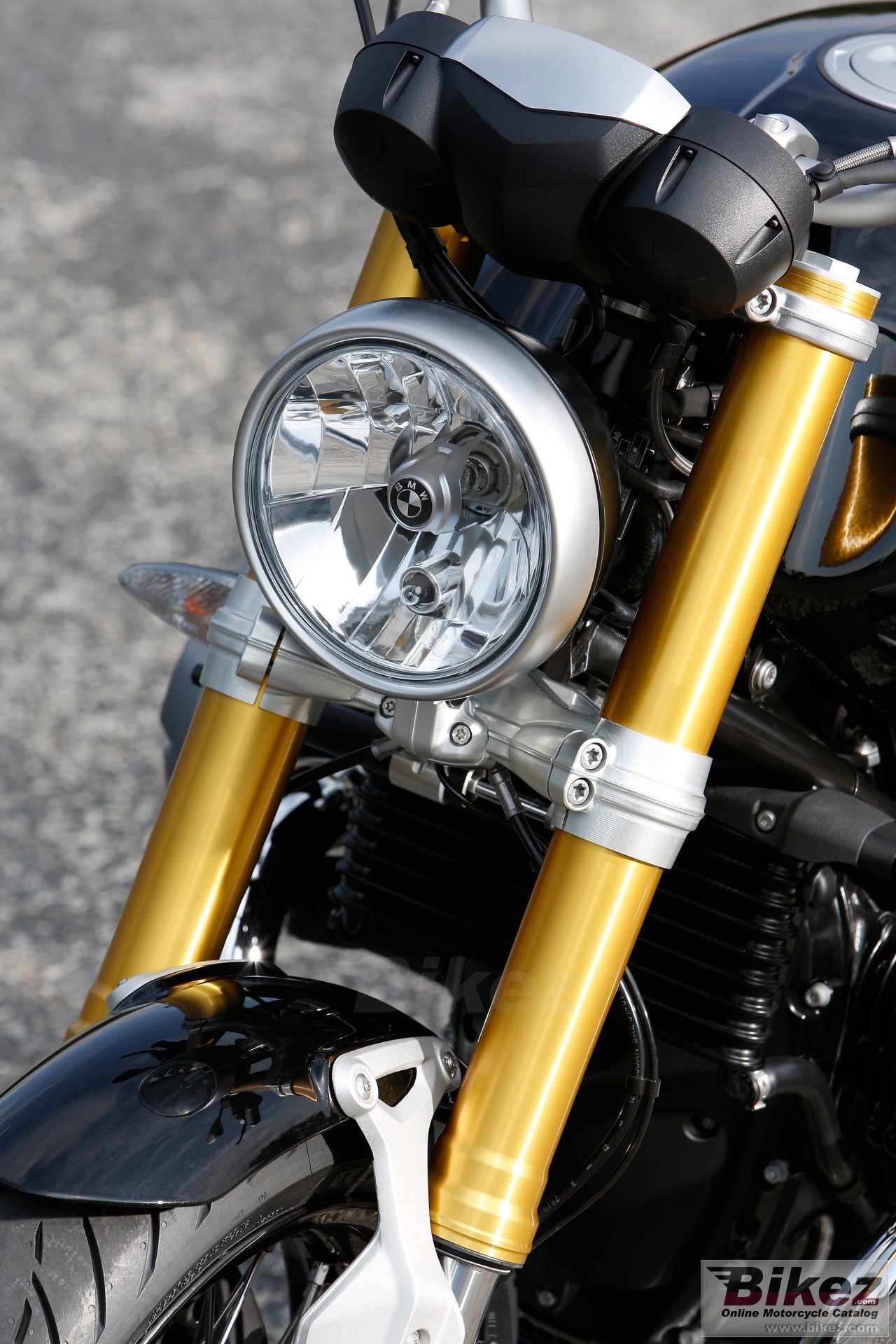 BMW R nine T