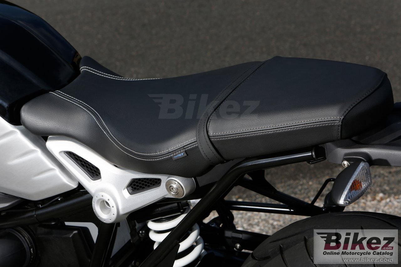 BMW R nine T