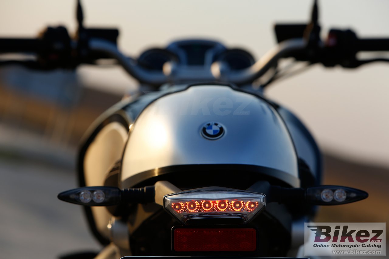 BMW R nine T