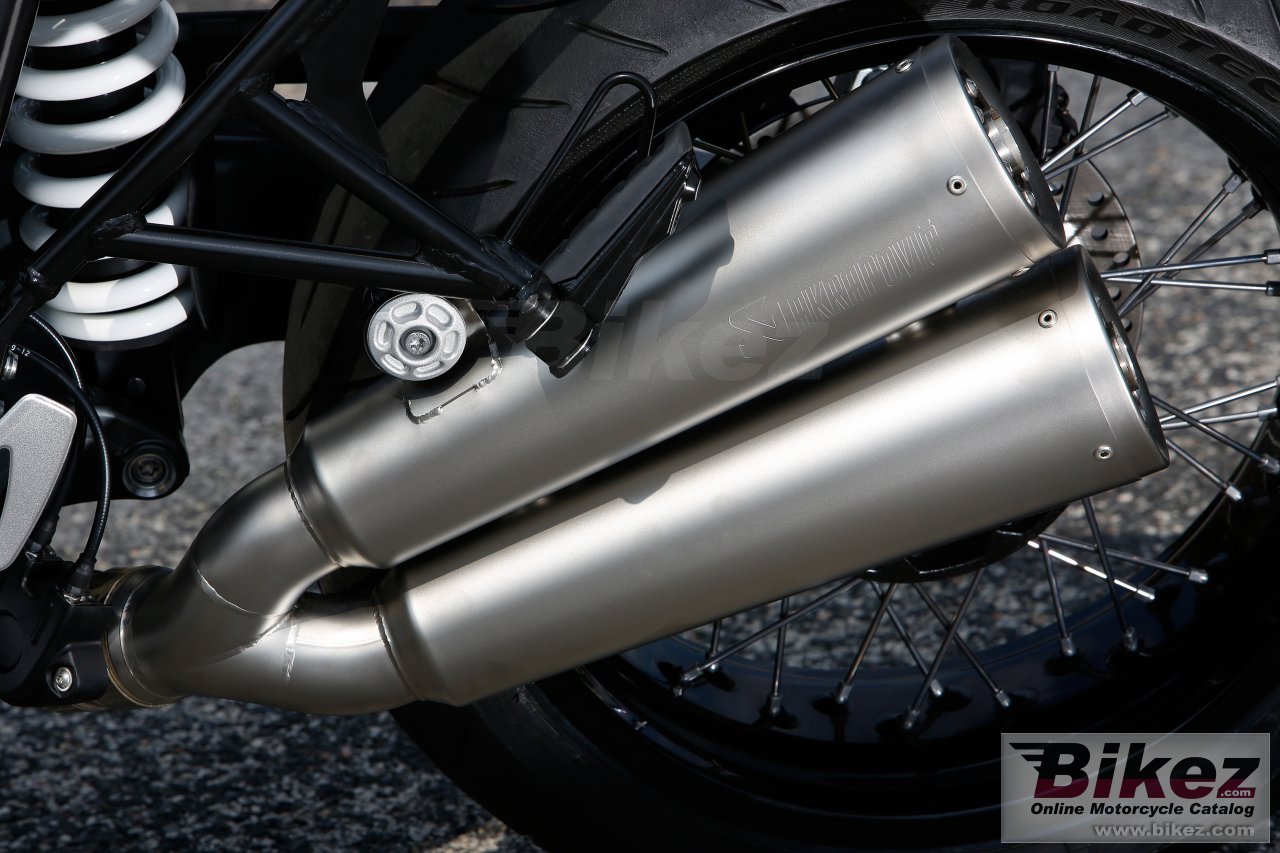 BMW R nine T