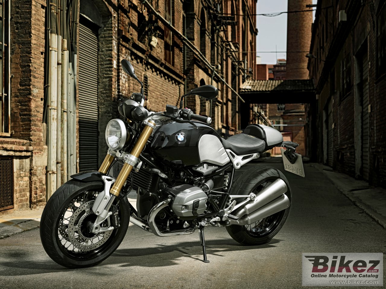 BMW R nine T