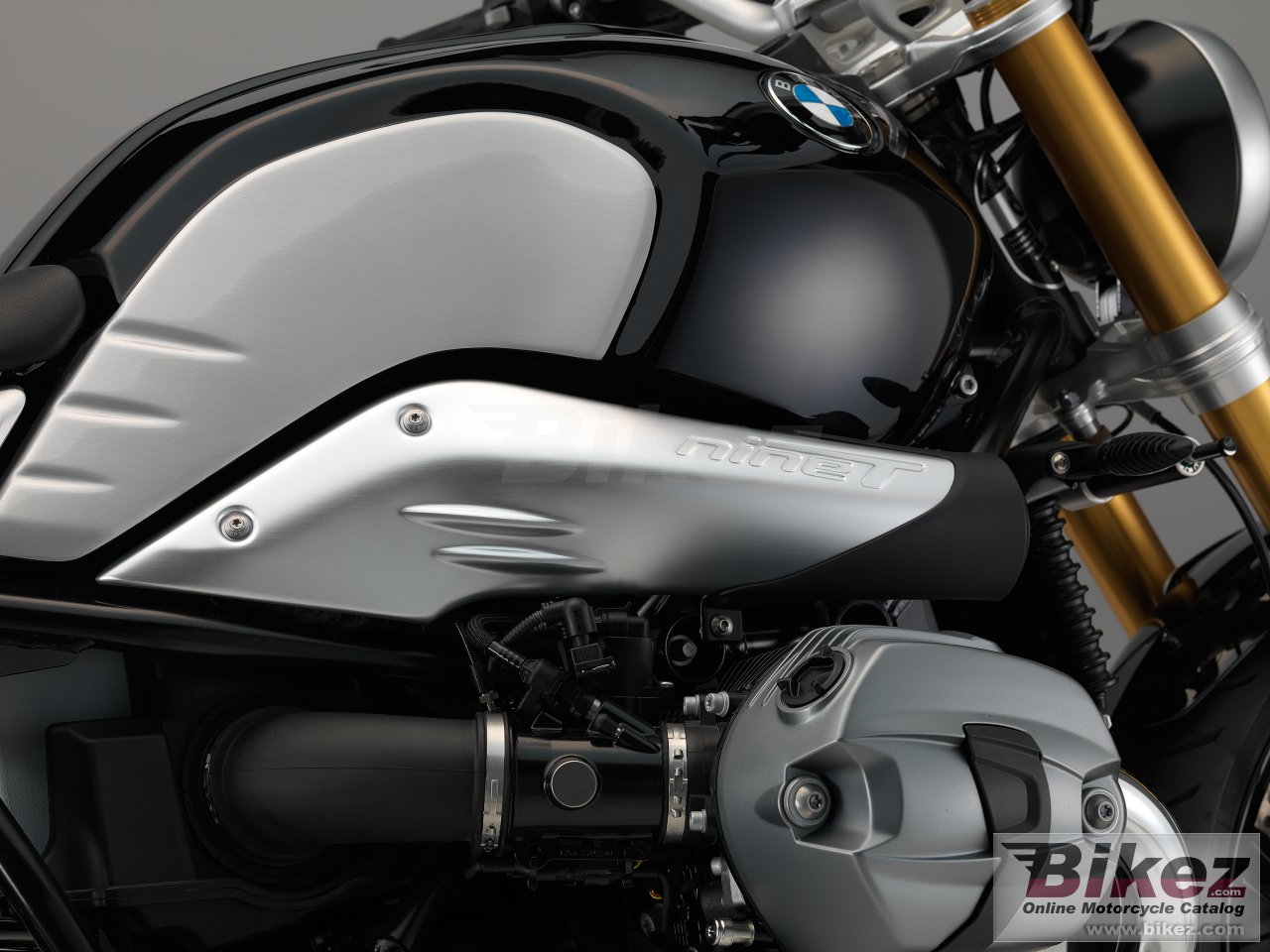 BMW R nine T