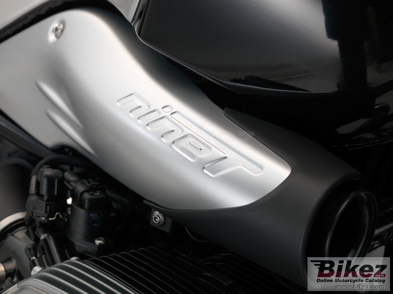 BMW R nine T