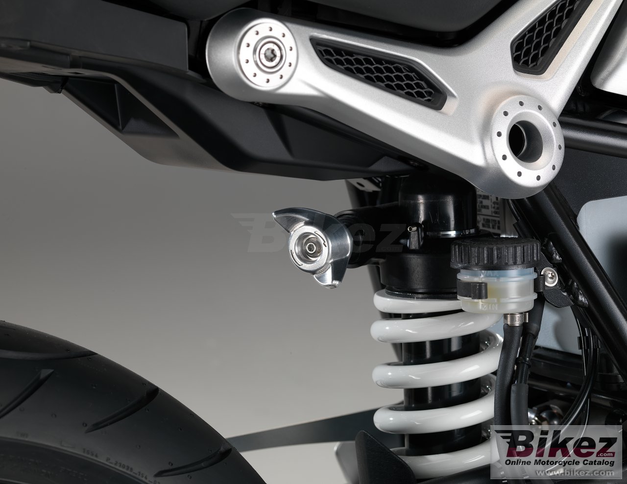 BMW R nine T