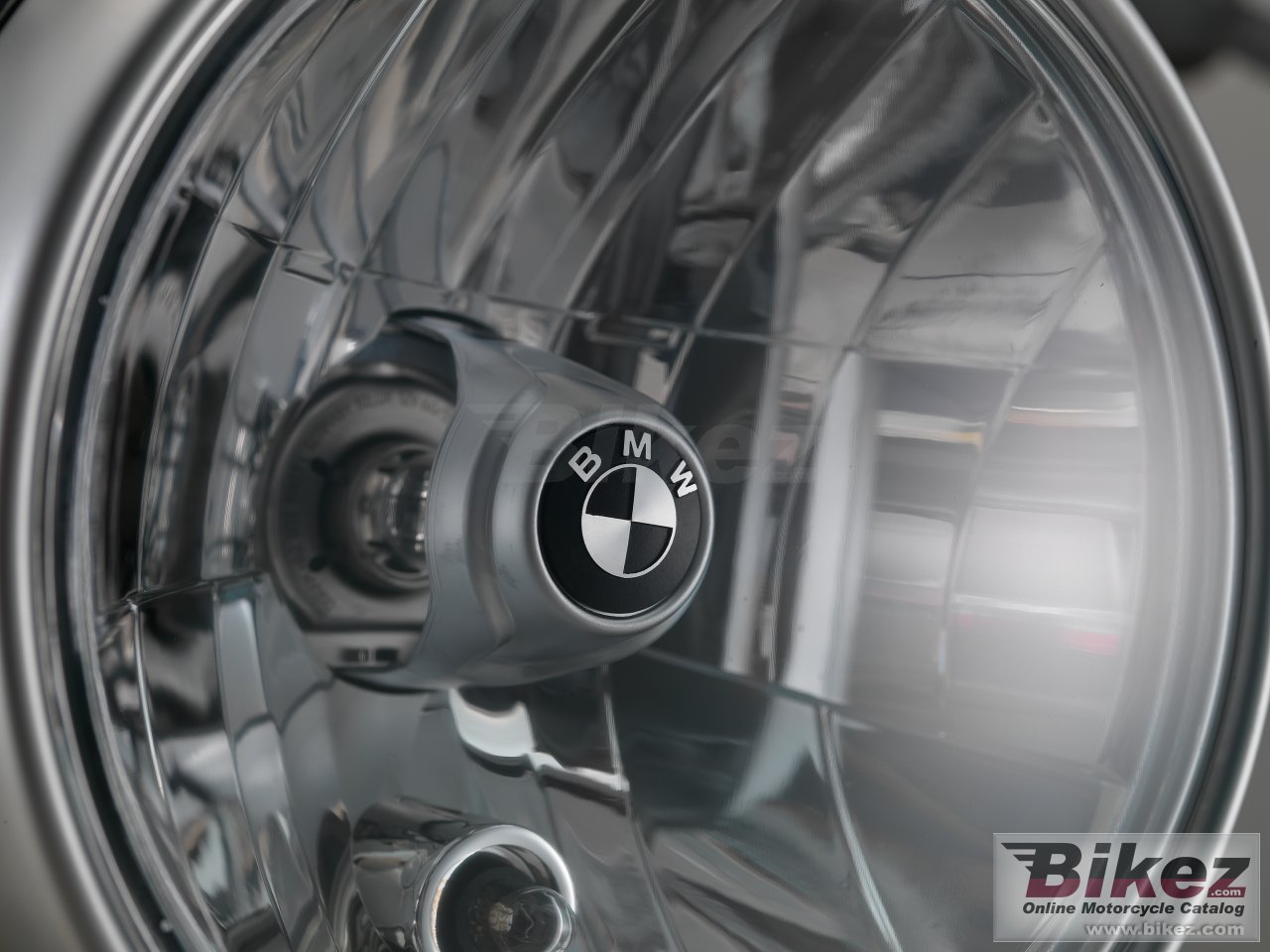 BMW R nine T