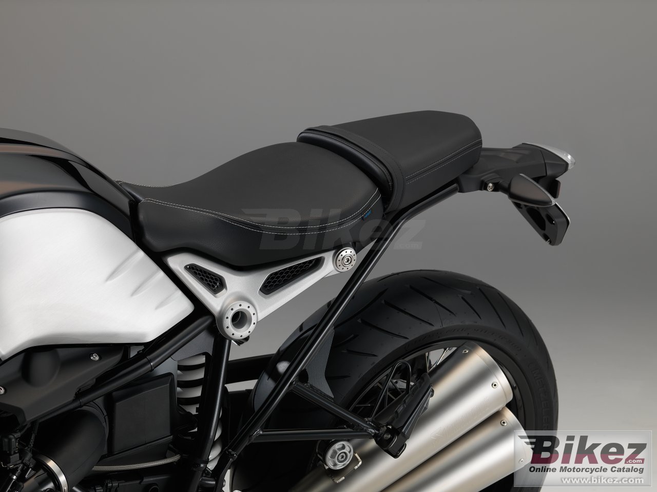 BMW R nine T