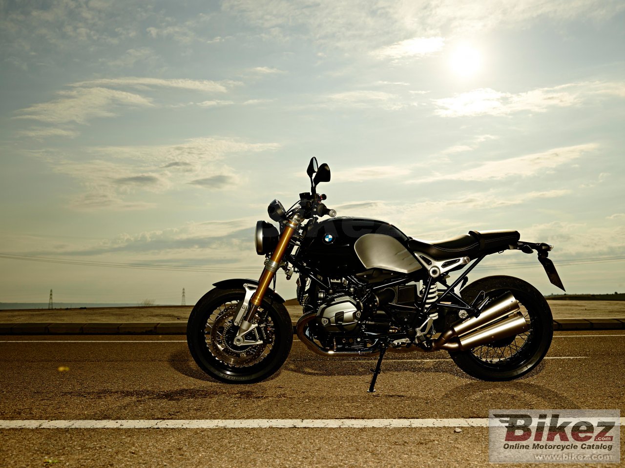 BMW R nine T